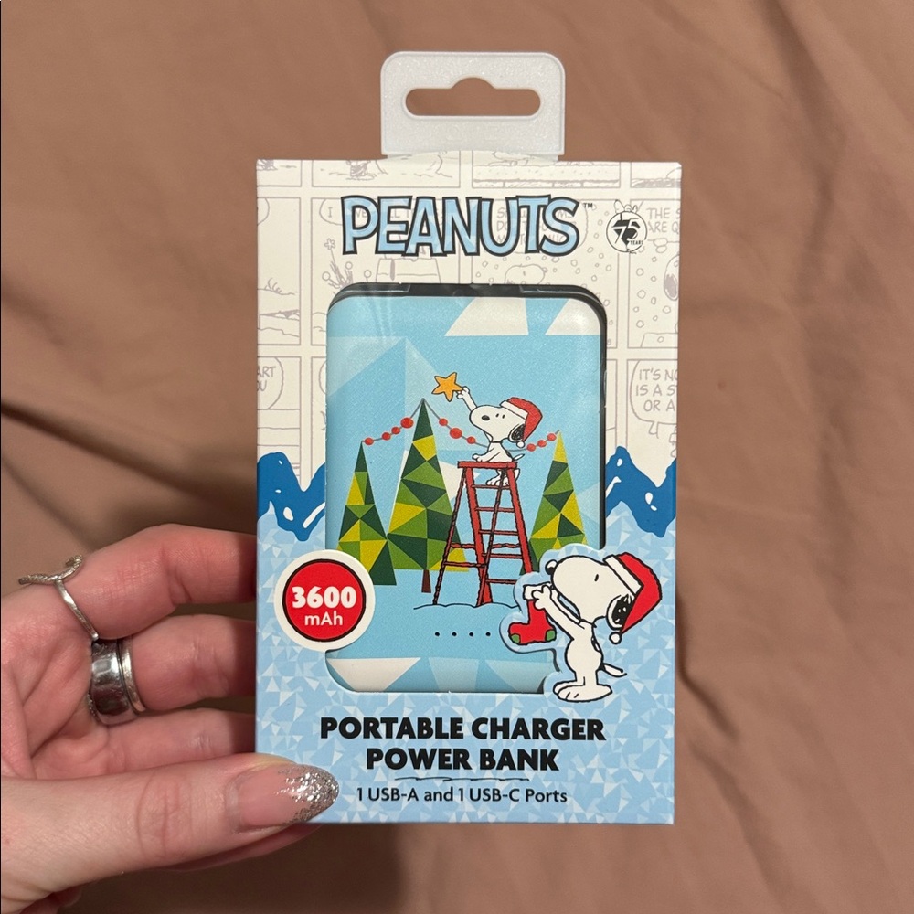 Peanuts 3600mAh Portable Battery, Power Bank with Dual USB Ports NIB